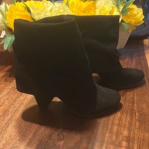 Steve Madden black booties